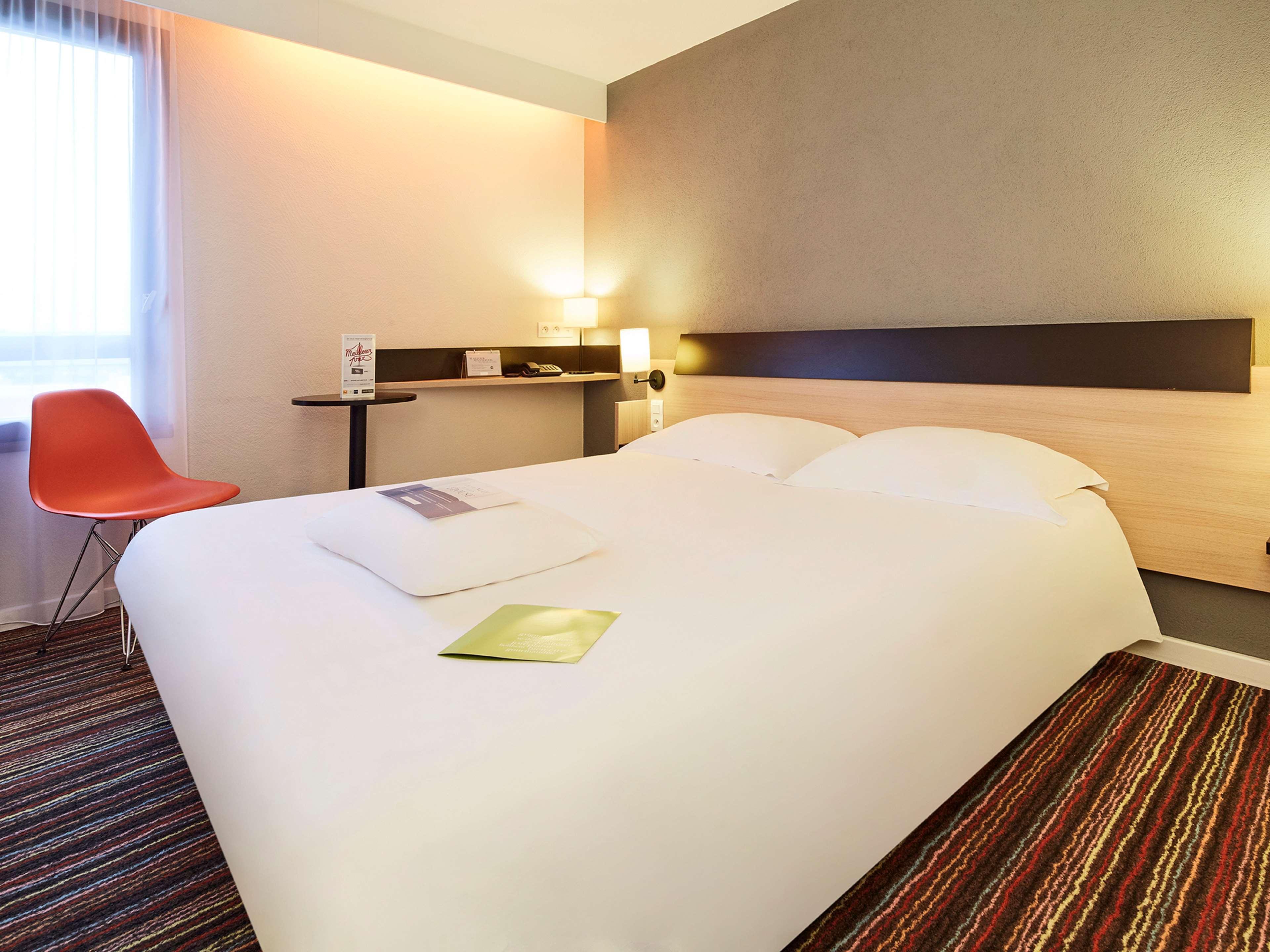 Kyriad Tours Sud - Chambray Les Tours Exterior photo