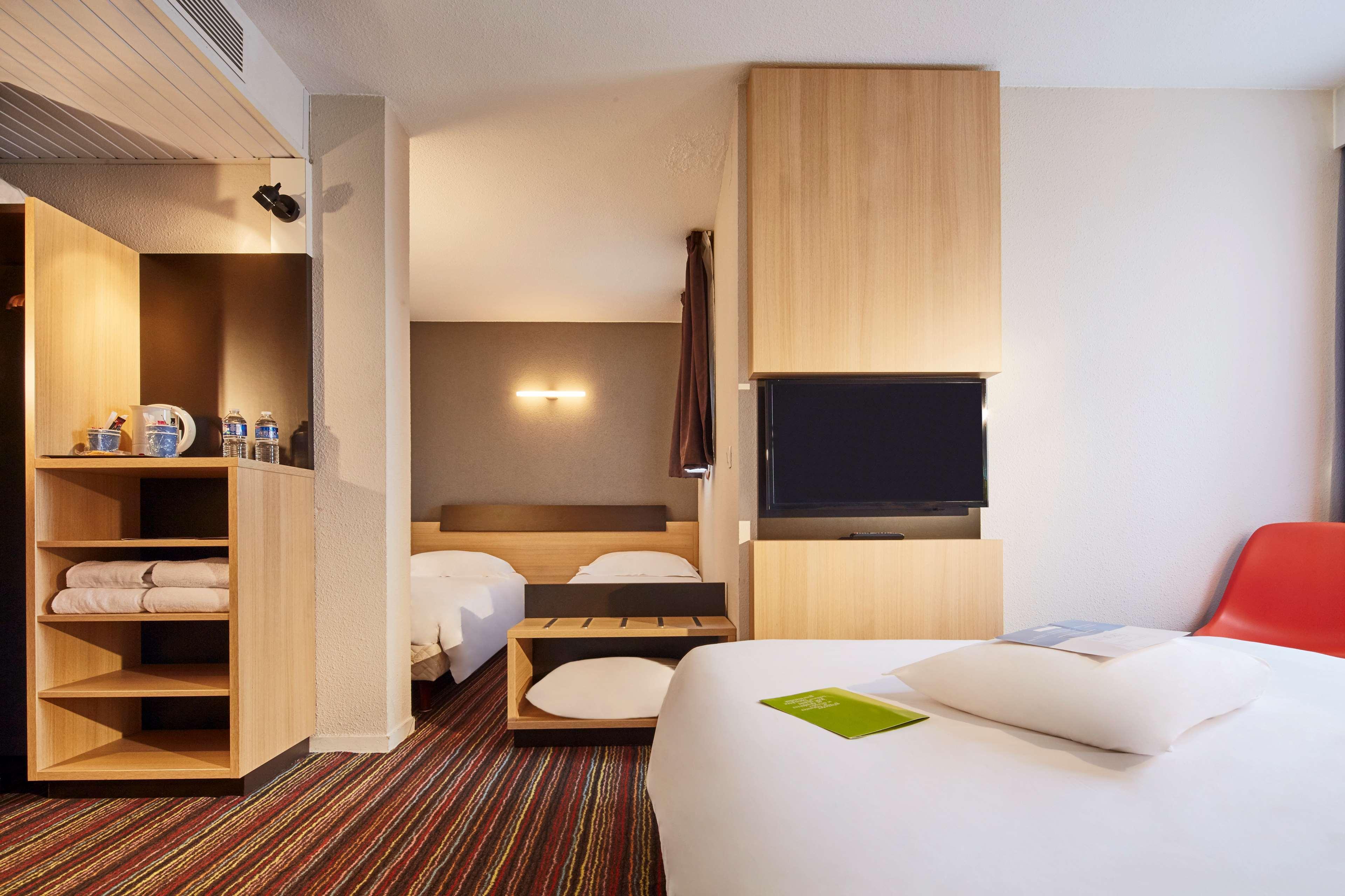 Kyriad Tours Sud - Chambray Les Tours Exterior photo
