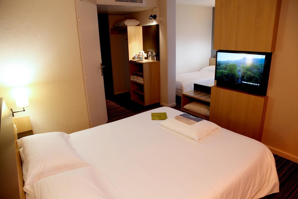 Kyriad Tours Sud - Chambray Les Tours Exterior photo